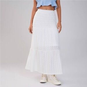 Women’s Solid Elastic Waist Ruffle Maxi Skirt.    White M